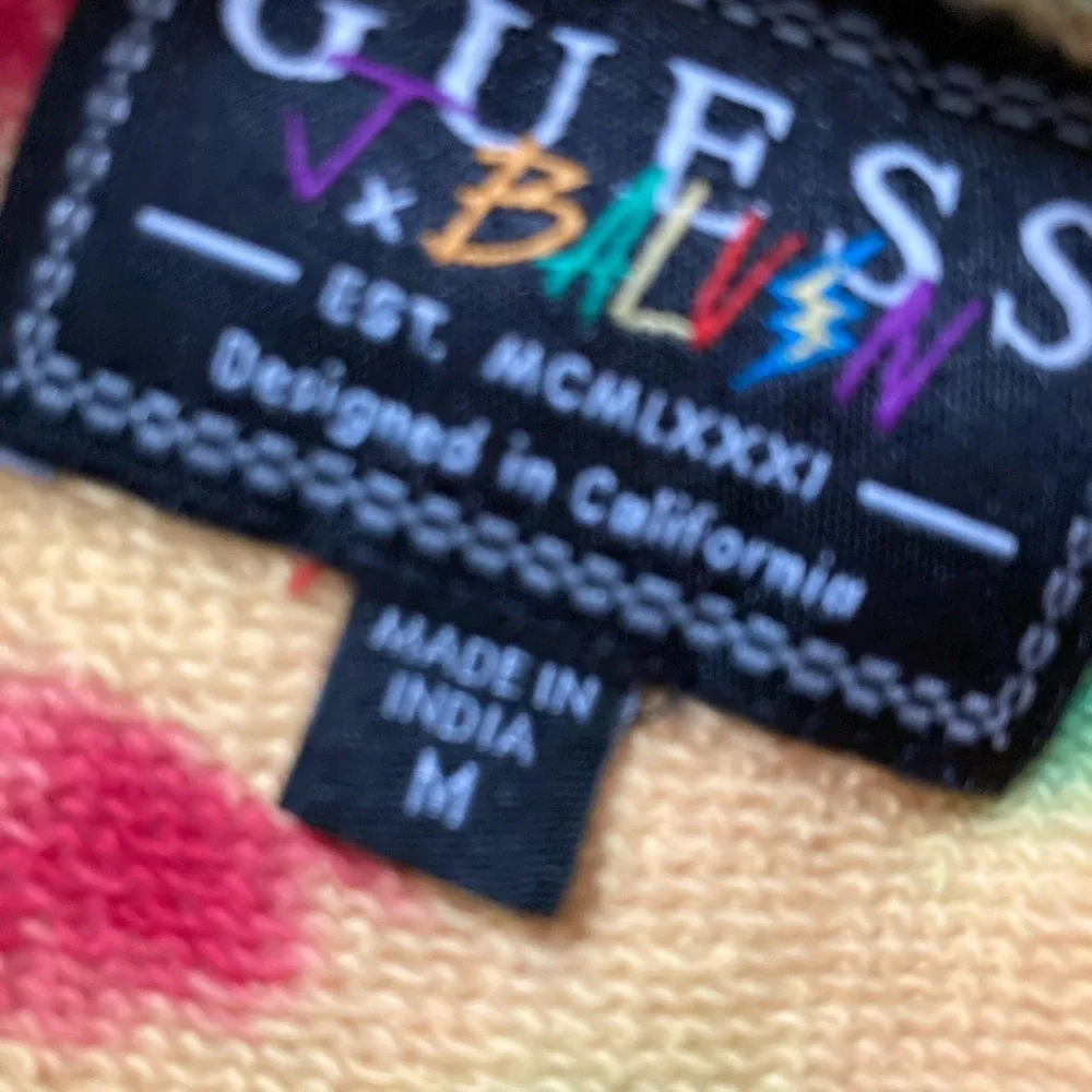 Guess - Picture 4 of 5